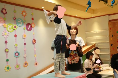 PARC　PARCあしや　兵庫県　芦屋市　放デイ　放課後等デイサービス　卒園　卒業　卒園式　卒業式　パーティー　玉入れ　ダンス　くじ　イントロドン　プレゼント　ジュース　お菓子　かみとばし　集団療育　保育士　児童指導員　看護師　理学療法士　作業療法士　言語聴覚士