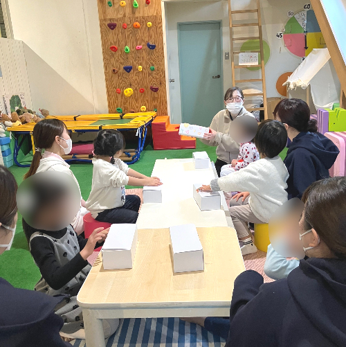 集団療育　個別療育　クッキング　女子会　女子会クッキング　集団療育のねらい　自然な関わり　年齢差　共感する気持ち　社会性の育み　達成感を味わう　看護師　理学療法士　作業療法士　言語聴覚士　児童指導員　保育士