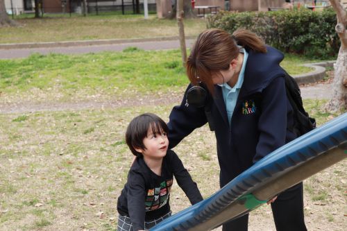 大阪府　大阪　東大阪市　東大阪　PARC　PARCひがしおおさか　集団療育　放デイ　放課後等デイサービス　金岡公園　公園　遠足　散歩　長瀬川　お菓子　菓子　ピクニック　遊具　ドッジボール　鬼ごっこ