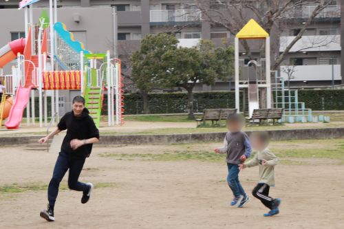 大阪府　大阪　東大阪市　東大阪　PARC　PARCひがしおおさか　集団療育　放デイ　放課後等デイサービス　金岡公園　公園　遠足　散歩　長瀬川　お菓子　菓子　ピクニック　遊具　ドッジボール　鬼ごっこ