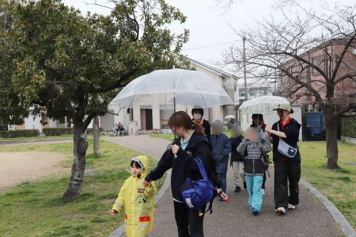 大阪府　大阪　東大阪市　東大阪　PARC　PARCひがしおおさか　集団療育　放デイ　放課後等デイサービス　金岡公園　公園　遠足　散歩　長瀬川　お菓子　菓子　ピクニック　遊具　ドッジボール　鬼ごっこ