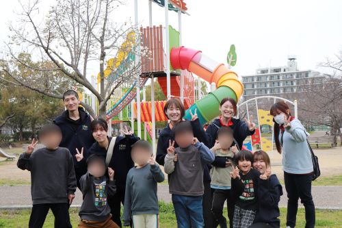 大阪府　大阪　東大阪市　東大阪　PARC　PARCひがしおおさか　集団療育　放デイ　放課後等デイサービス　金岡公園　公園　遠足　散歩　長瀬川　お菓子　菓子　ピクニック　遊具　ドッジボール　鬼ごっこ
