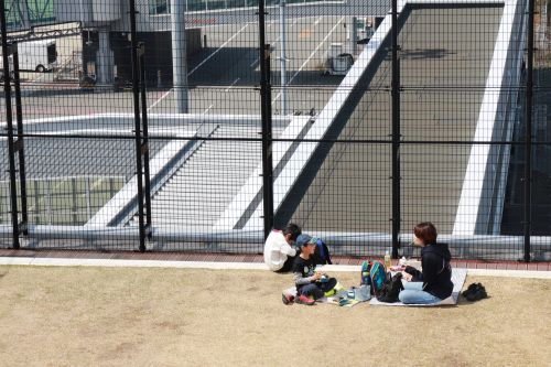 春　遠足　神戸市　神戸　神戸空港　空港　飛行機　ミニチュア　ランチ　お弁当　弁当　ピクニック　放課後等デイサービス　放デイ　子ども　集団療育　療育　保育士　看護師　児童指導員　理学療法士　作業療法士　言語聴覚士