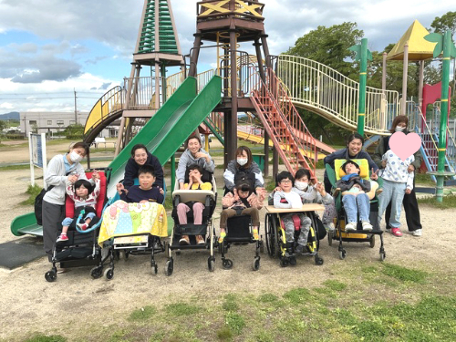 公園交流　事業所交流　好きな遊び　公園遊び　重症心身障害児　医療的ケア児　発達障害　児童発達支援　放課後等デイサービス　保育士　児童指導員　看護師　理学療法士　作業療法士　言語聴覚士