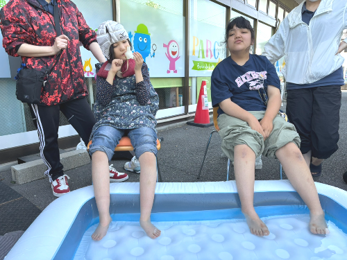室内水遊び　室内プール　屋外水遊び　屋外プール　水鉄砲　夏の暑さ　伏見区　京都市伏見区　児童発達支援　放課後等デイサービス　保育士　児童指導員　理学療法士　作業療法士　言語聴覚士　看護師