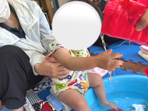 室内水遊び　室内プール　屋外水遊び　屋外プール　水鉄砲　夏の暑さ　伏見区　京都市伏見区　児童発達支援　放課後等デイサービス　保育士　児童指導員　理学療法士　作業療法士　言語聴覚士　看護師